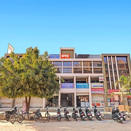 Fabhotel Relax Gandhinagar Ngoại thất bức ảnh